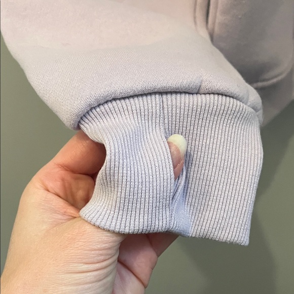 Light Purple Sweatshirt Jogger Set - Size Medium - Picture 9 of 12